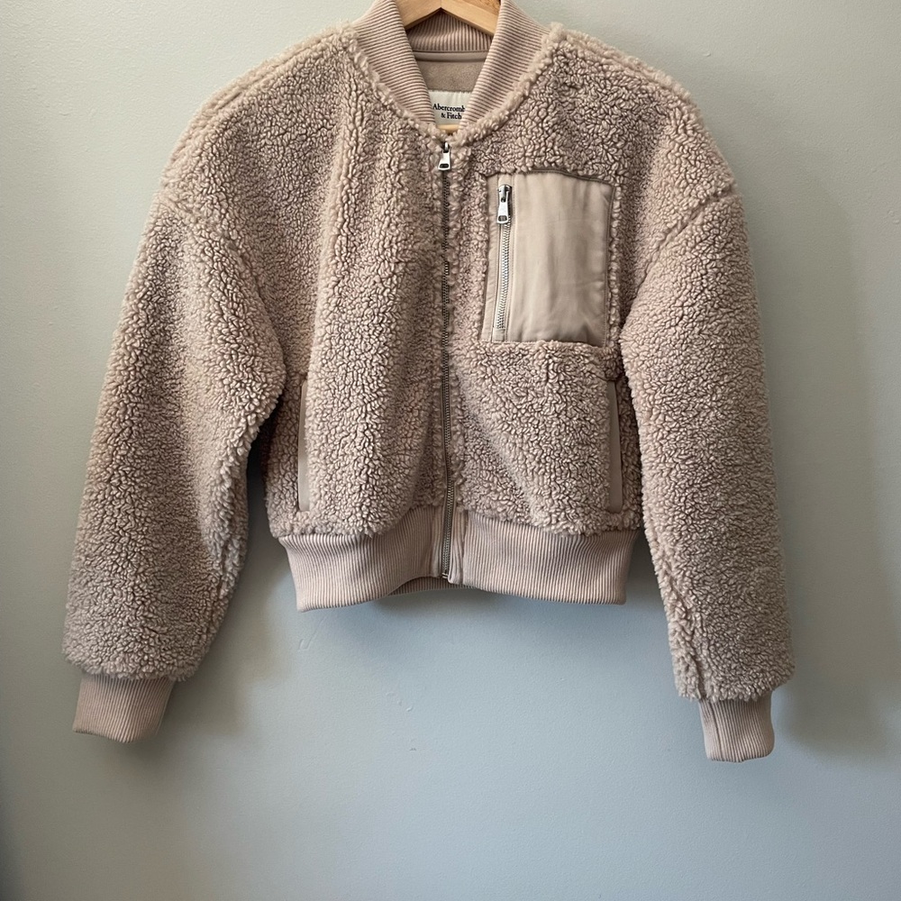 Abercrombie & Fitch women's cream sherpa bomber jacket - sz XS